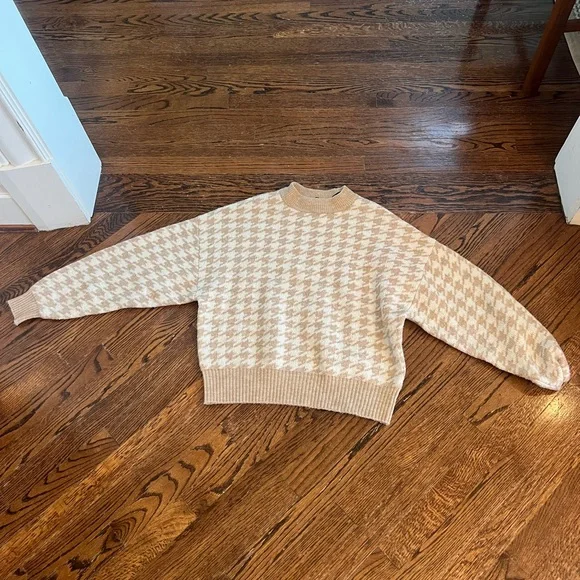 H&M sweater - Picture 1 of 2